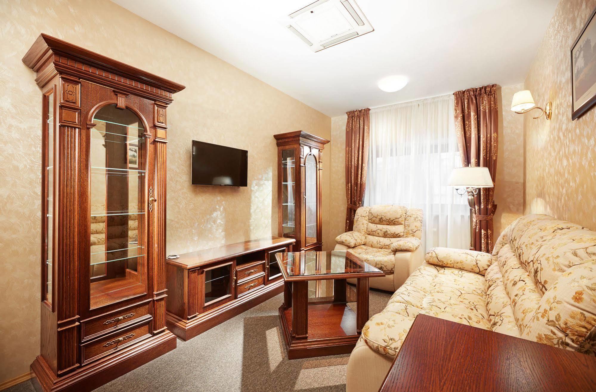 Victoria Hotel Na Zamkovoy Mińsk Zewnętrze zdjęcie