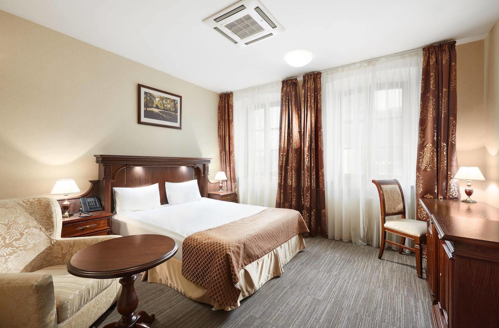 Victoria Hotel Na Zamkovoy Mińsk Zewnętrze zdjęcie