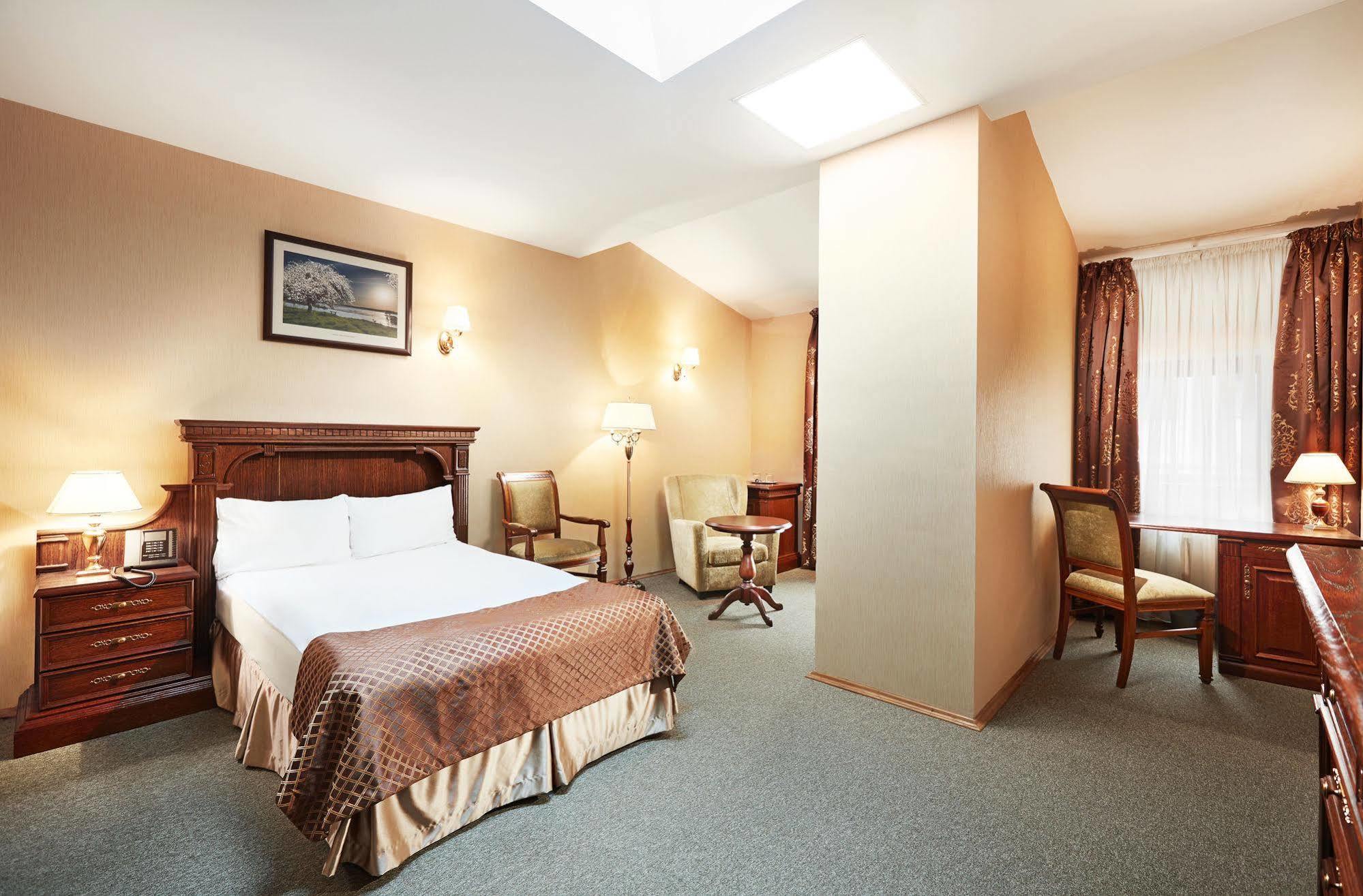Victoria Hotel Na Zamkovoy Mińsk Zewnętrze zdjęcie