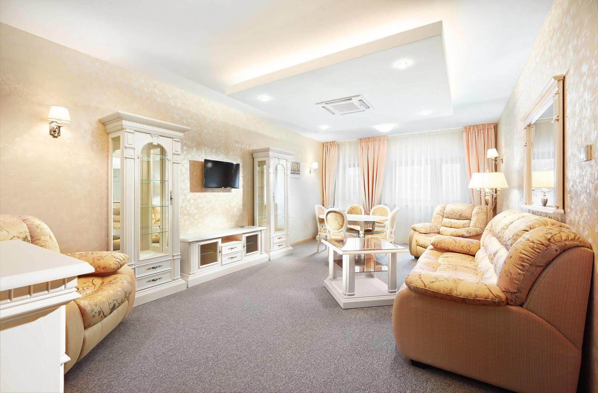 Victoria Hotel Na Zamkovoy Mińsk Zewnętrze zdjęcie