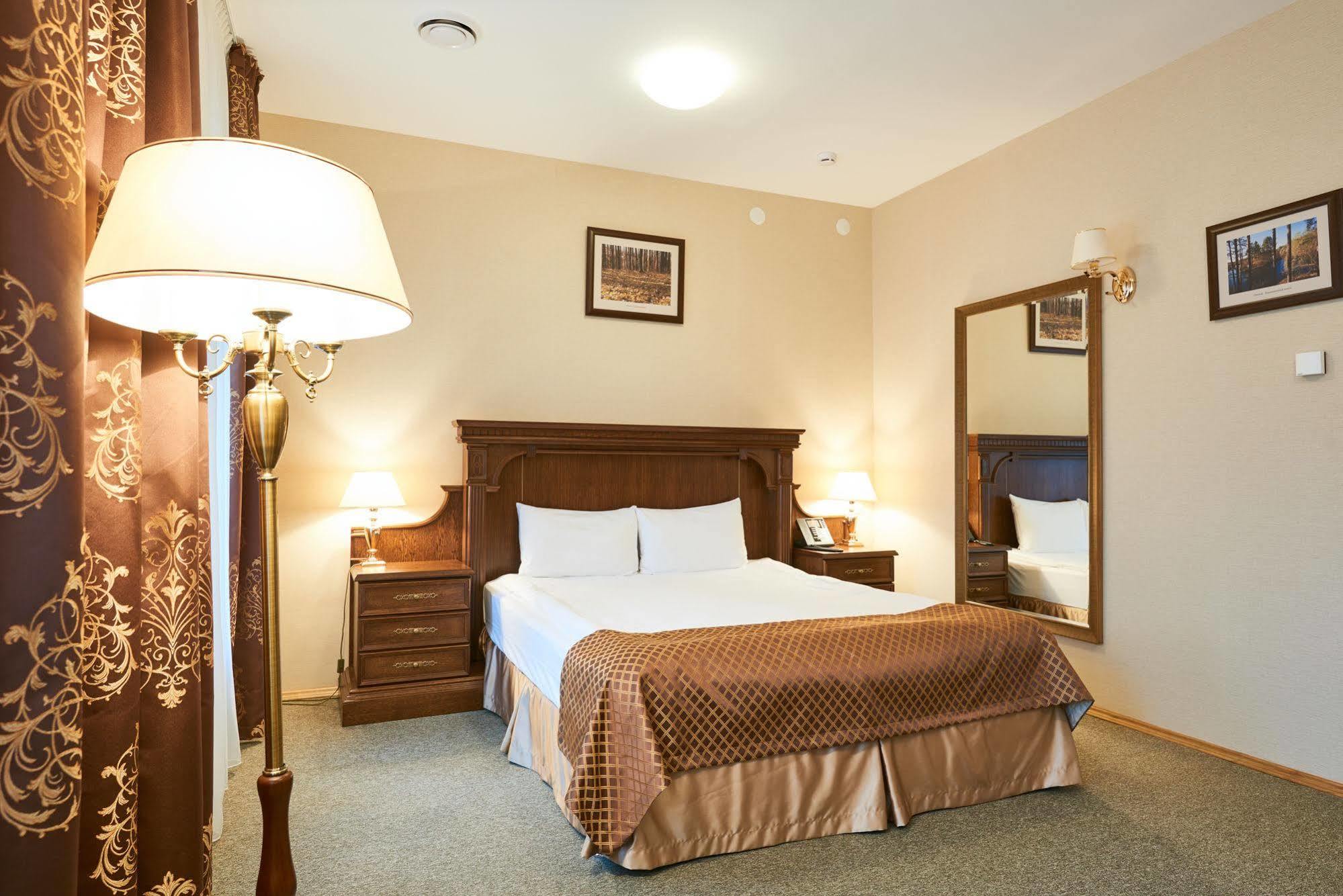 Victoria Hotel Na Zamkovoy Mińsk Zewnętrze zdjęcie